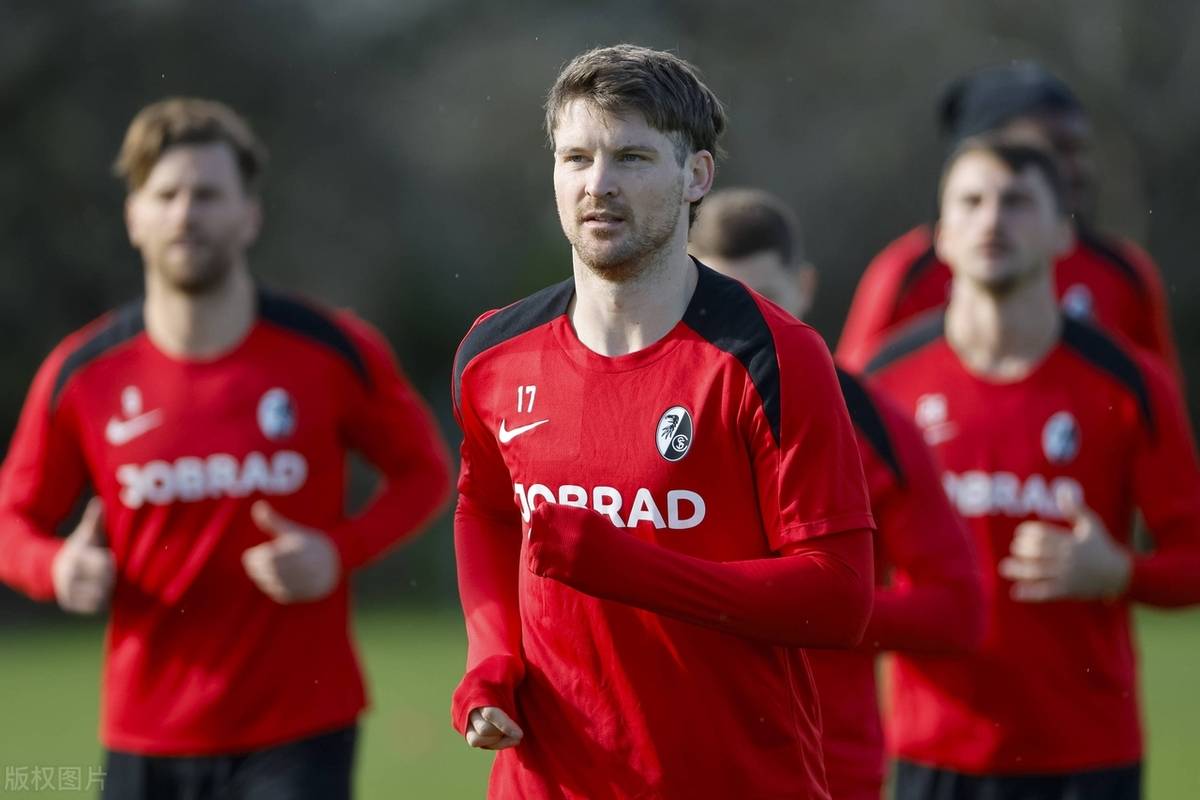 关于挤满了伤病的汉诺威客场不敌门兴格拉德巴赫的信息 关于挤满了伤病的汉诺威客场不敌门兴格拉德巴赫的信息