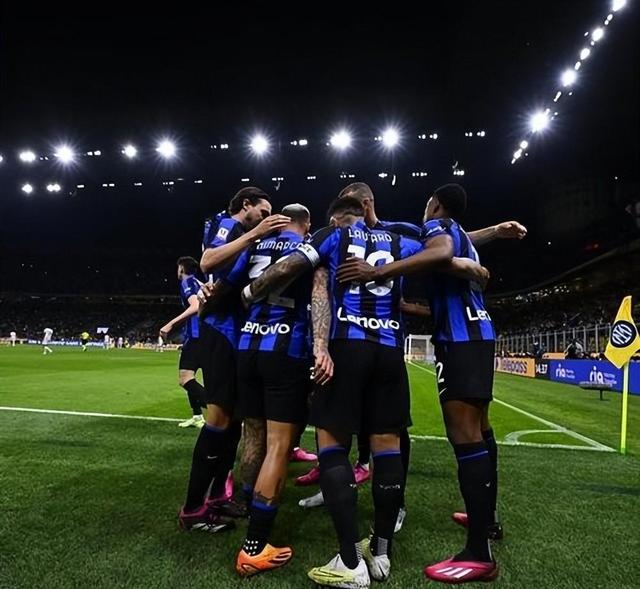 足球场上风起云涌,强队势不可挡的简单介绍 足球场上风起云涌,强队势不可挡的简单介绍