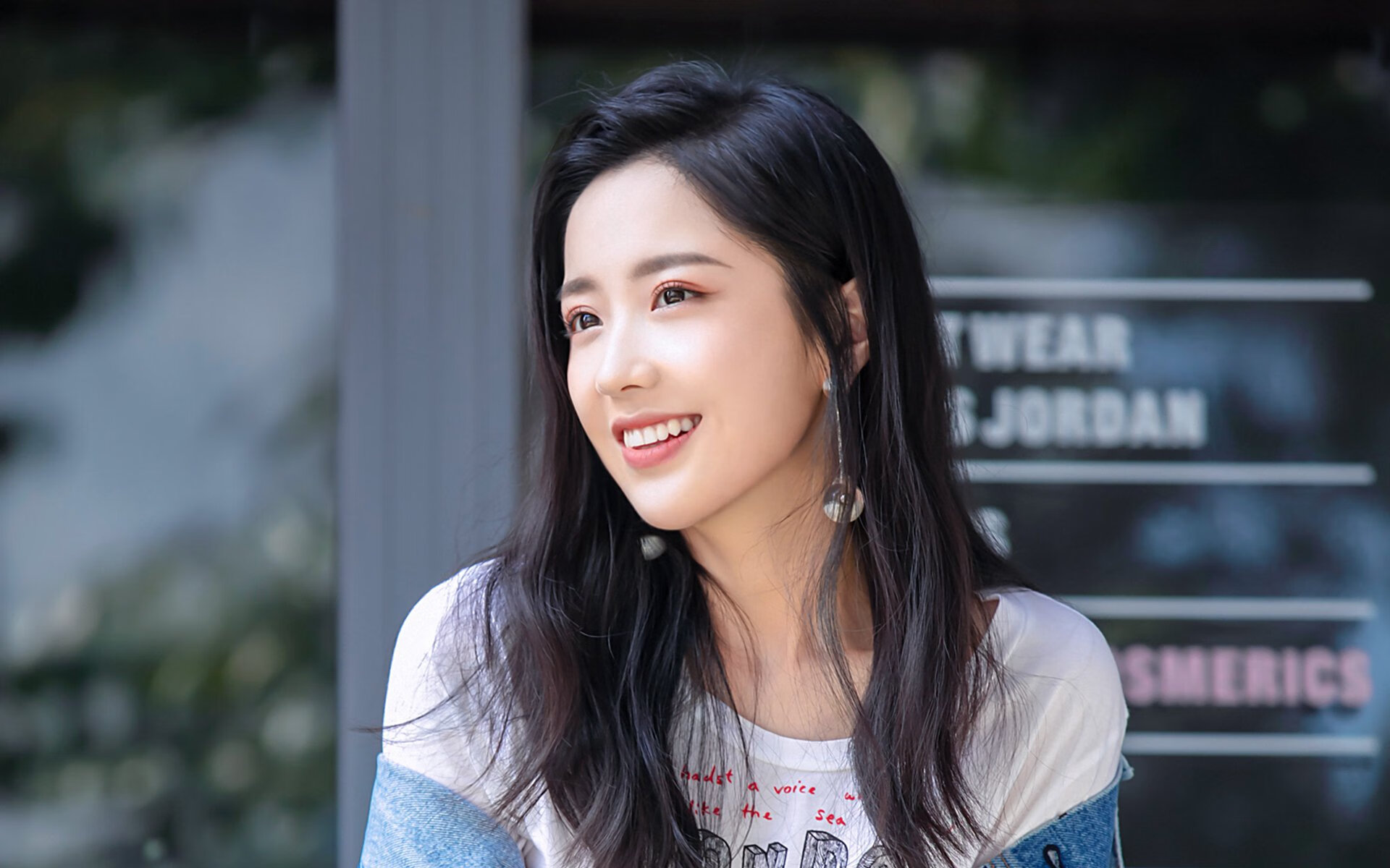 马克西狂飙42分引爆多伦多,猛龙团队防守绞杀骑士显露冠军相